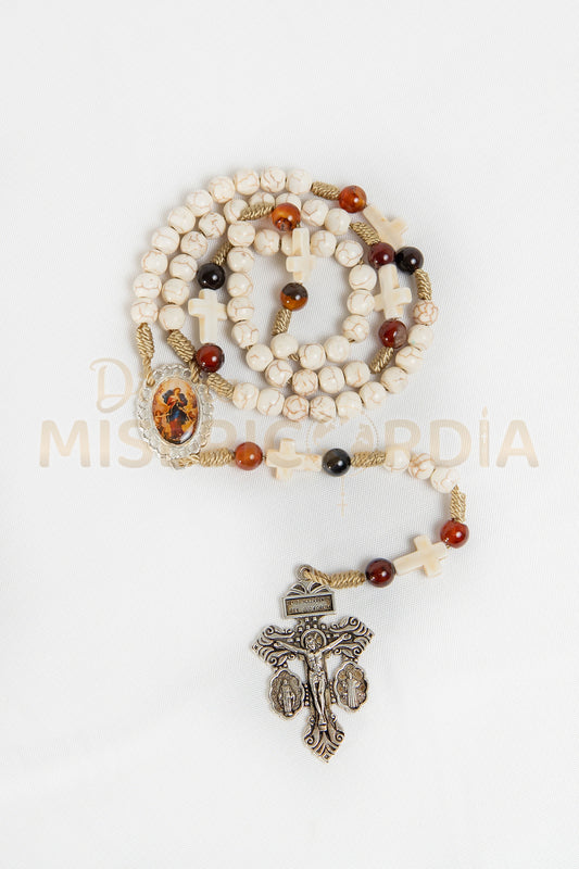 Rosario de Piedra Onix con Cruz del Perdon JC