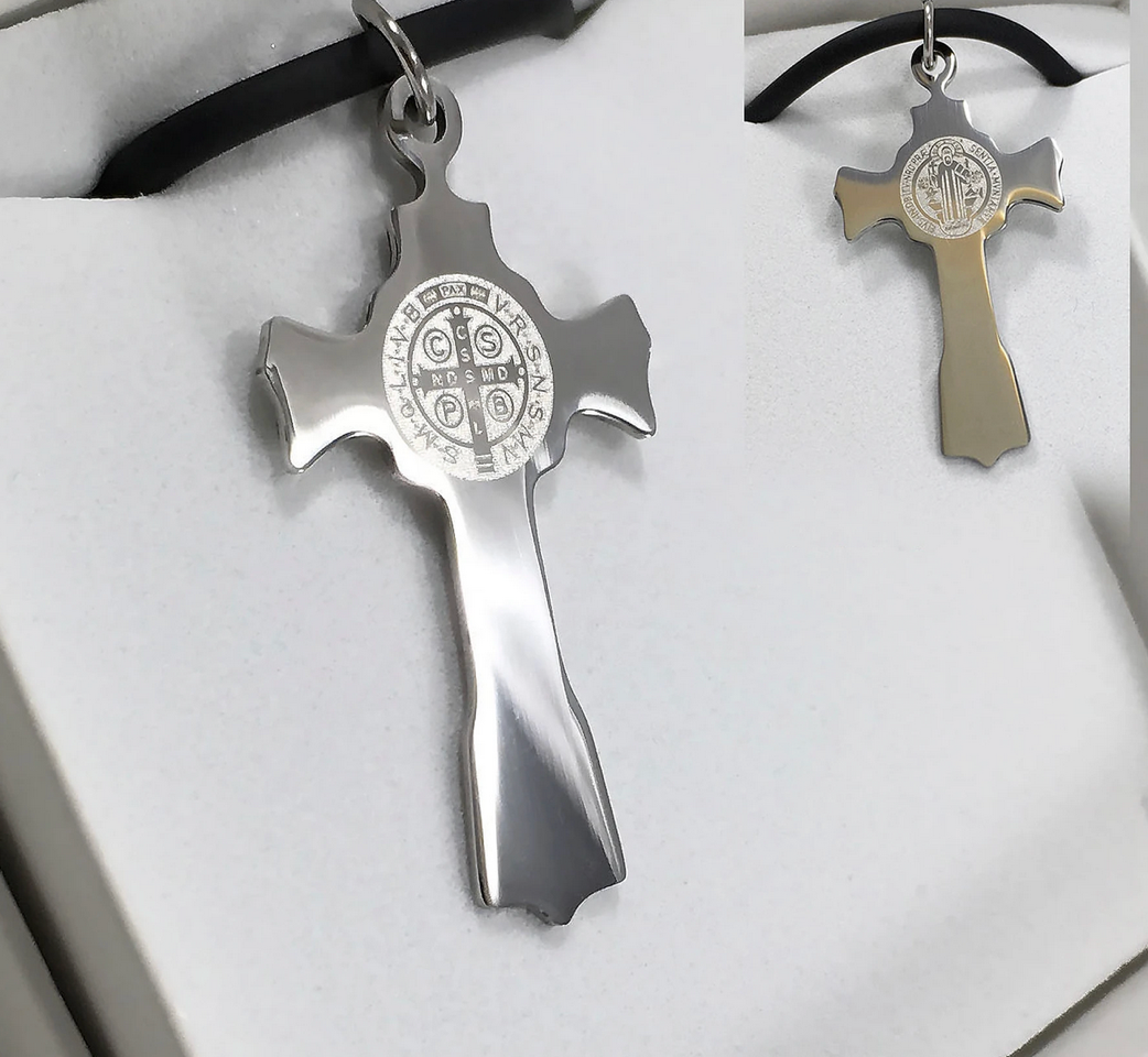 Dije Cruz de San Benito en Acero Inoxidable