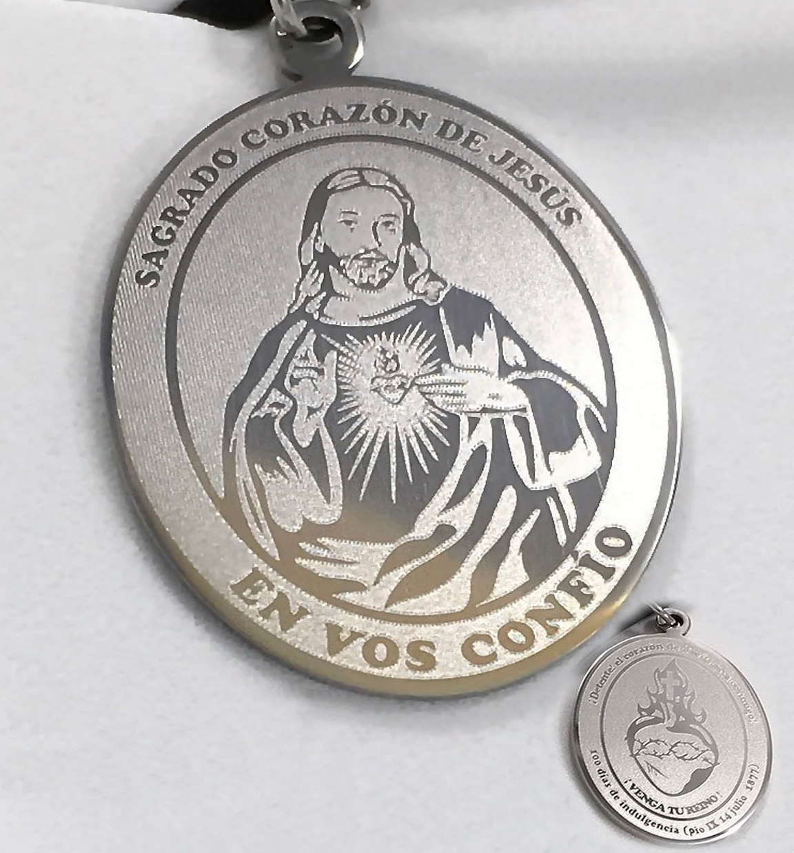 Dije Sagrado Corazón con Detente en Acero Inoxidable