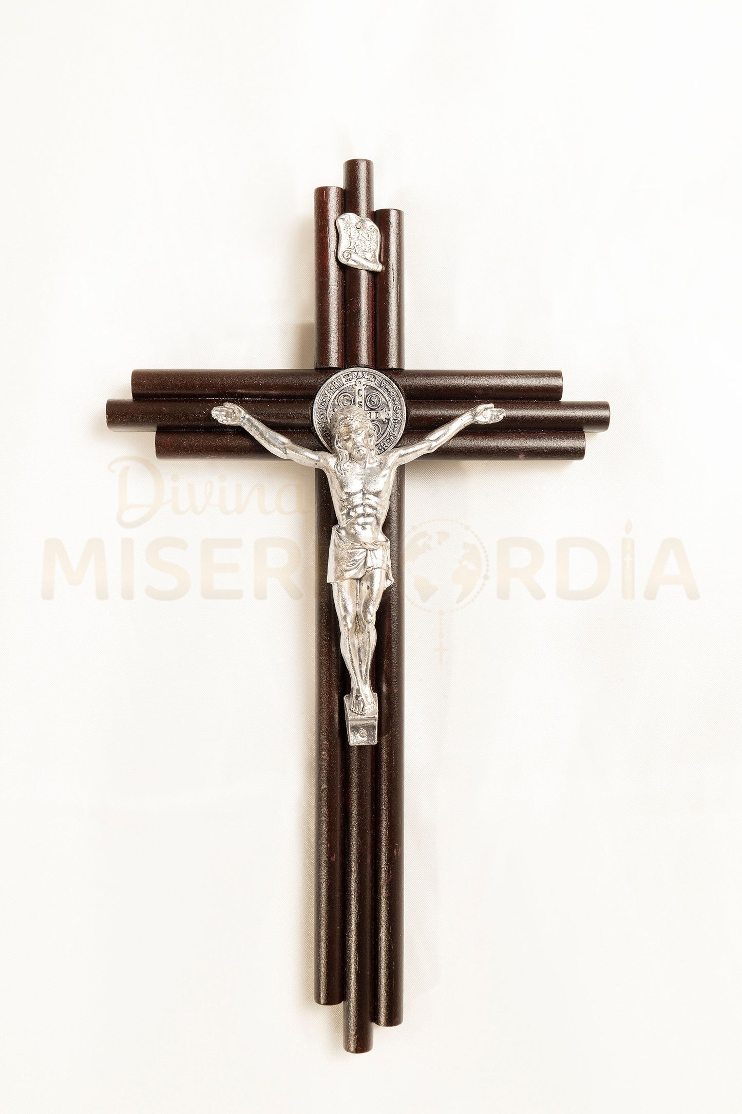 Crucifijo San Benito Tres Varas Mediano SA