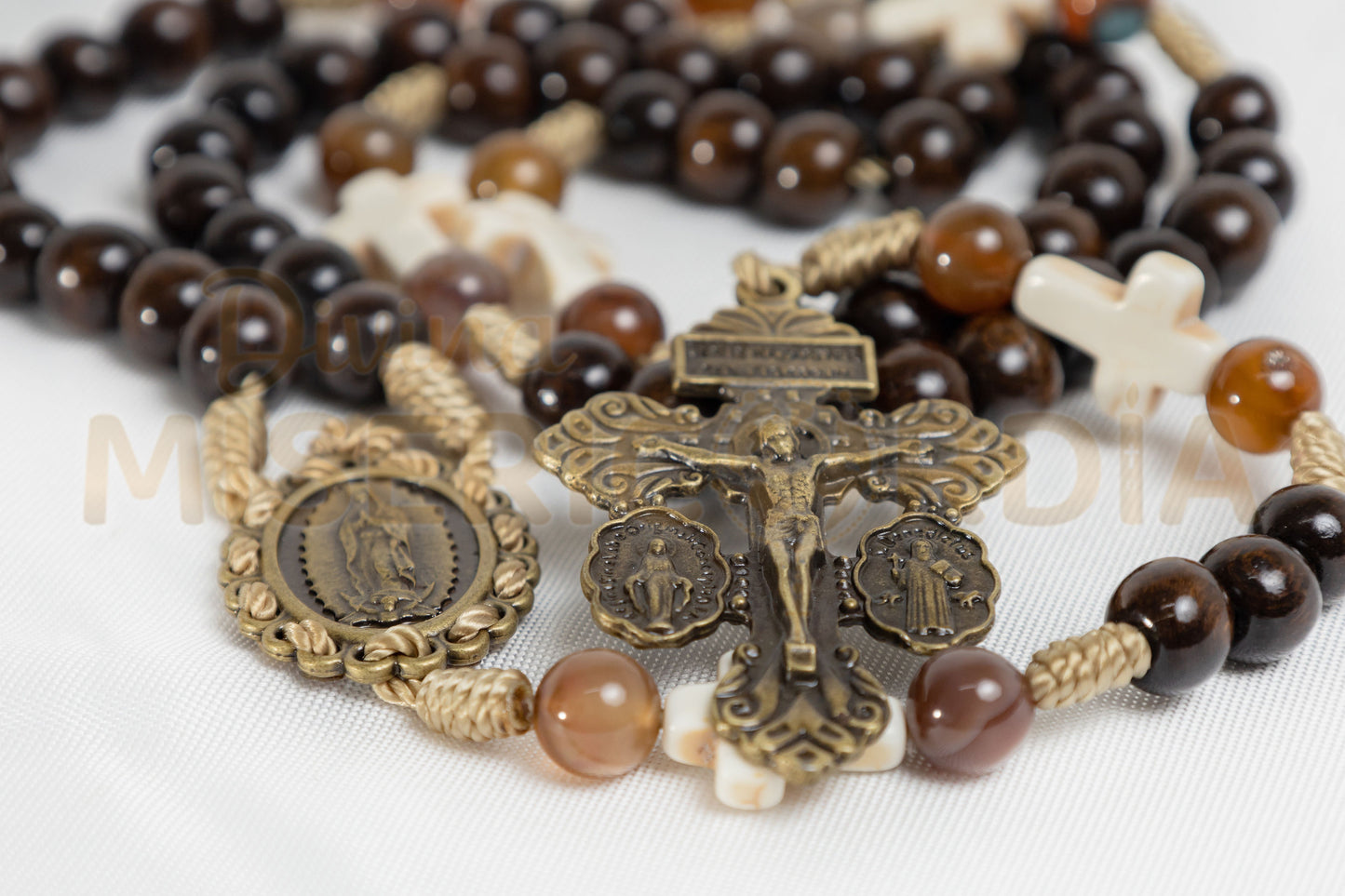 Rosario de Madera con 6 Cruces Onix - 12 piedras ágata - Cruz del Perdon JC