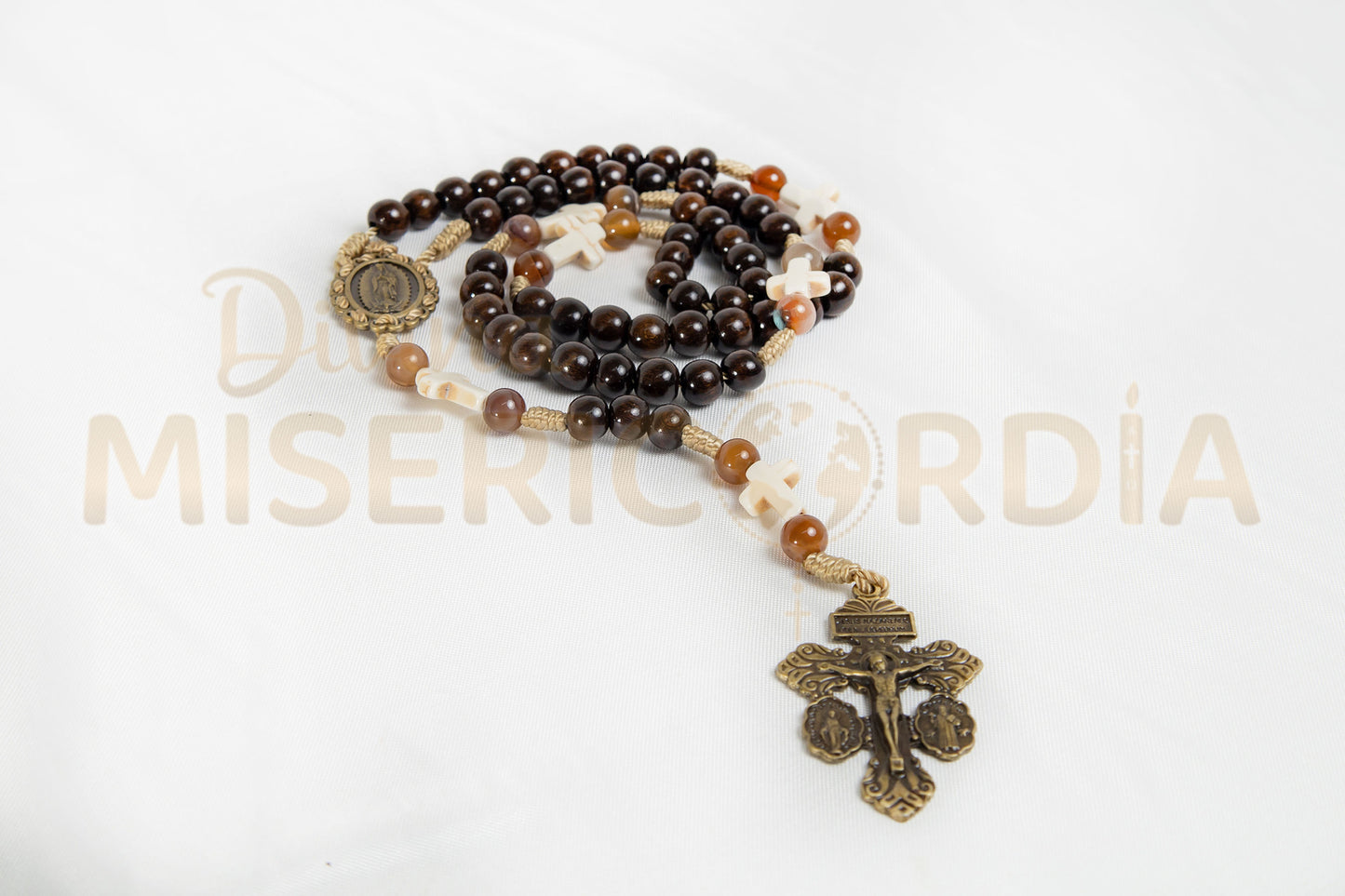 Rosario de Madera con 6 Cruces Onix - 12 piedras ágata - Cruz del Perdon JC